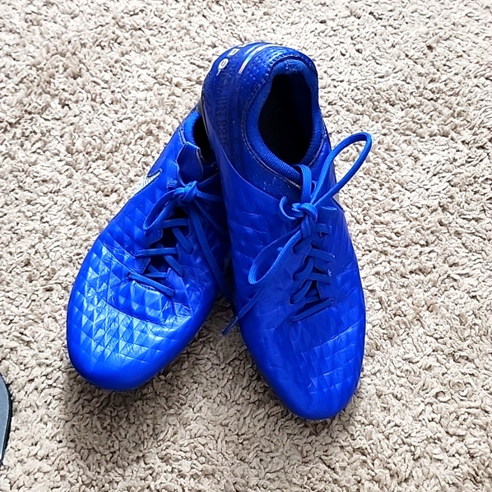 Tiemp cleats